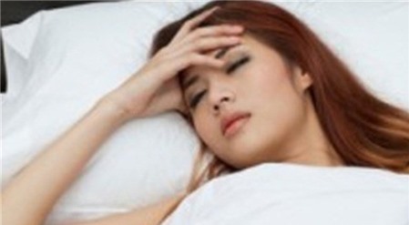 Chóng mặt buồn nôn sau khi ngủ dậy